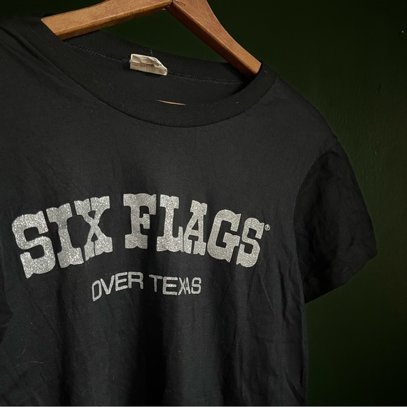 Vintage Six Flags Over Texas Black and Silver Glitter Tee Medium - Picture 4 of 8